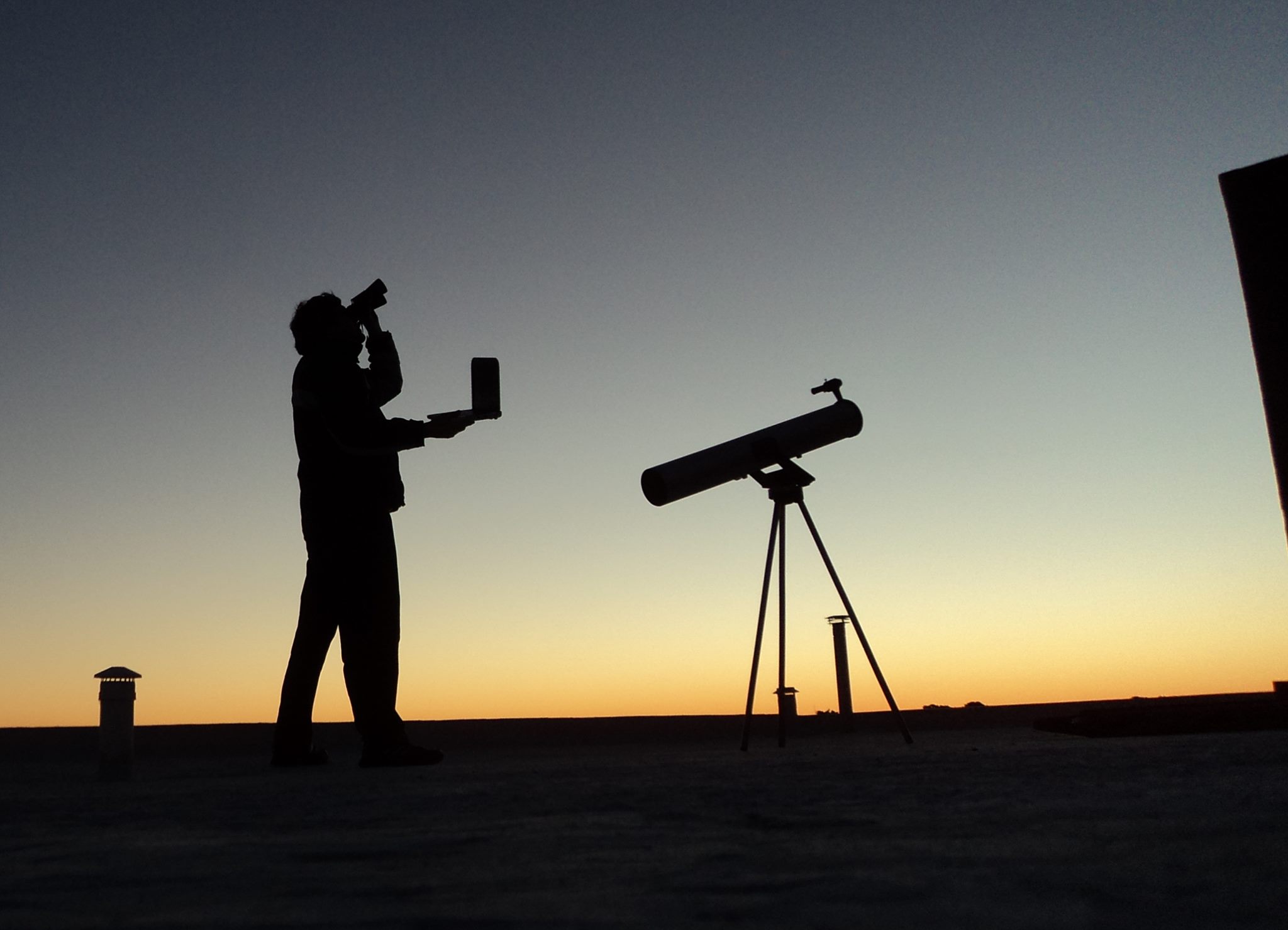 Binoculars and affordable astronomy accessories for beginner stargazing