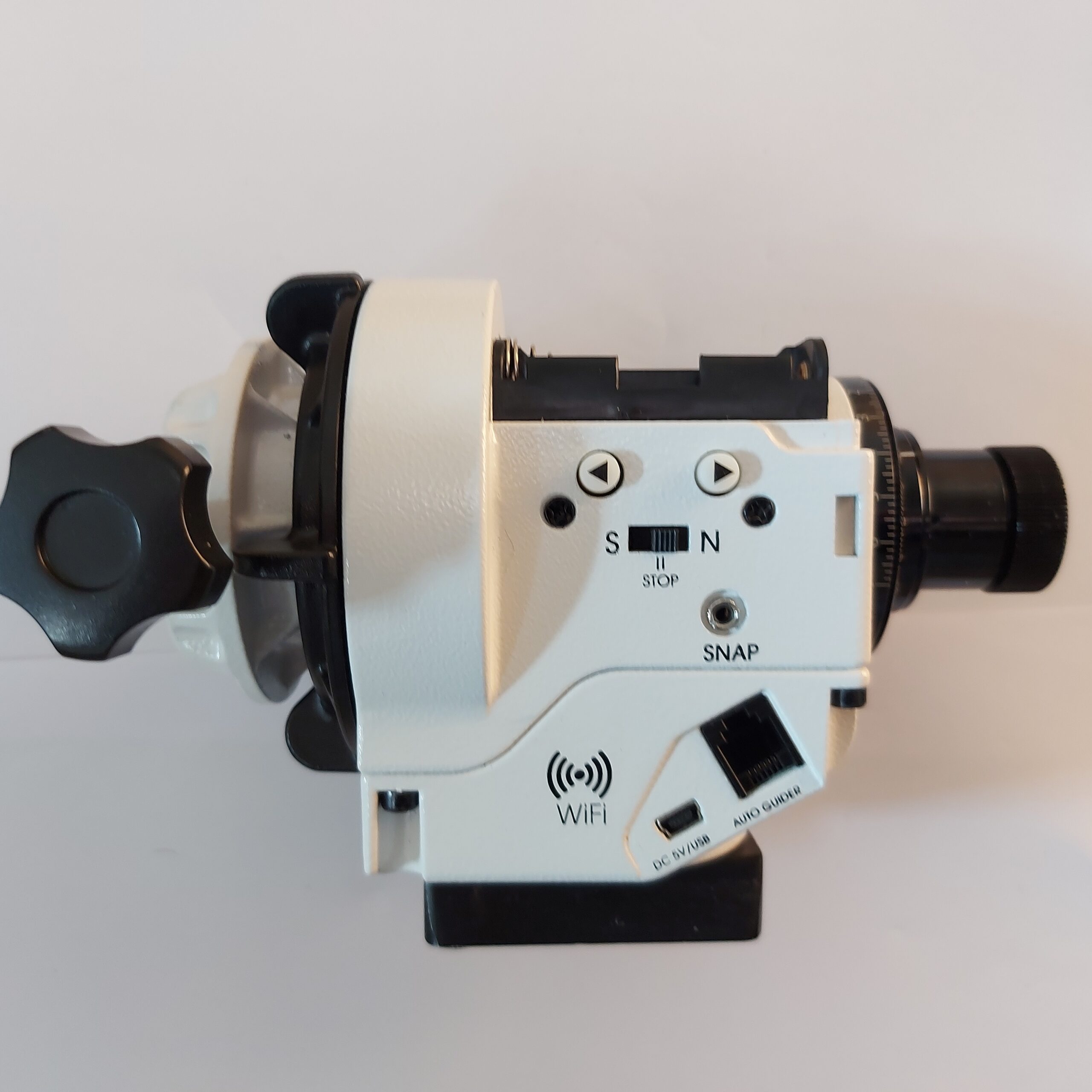 Sky-Watcher Star Adventurer 2i tracking unit.