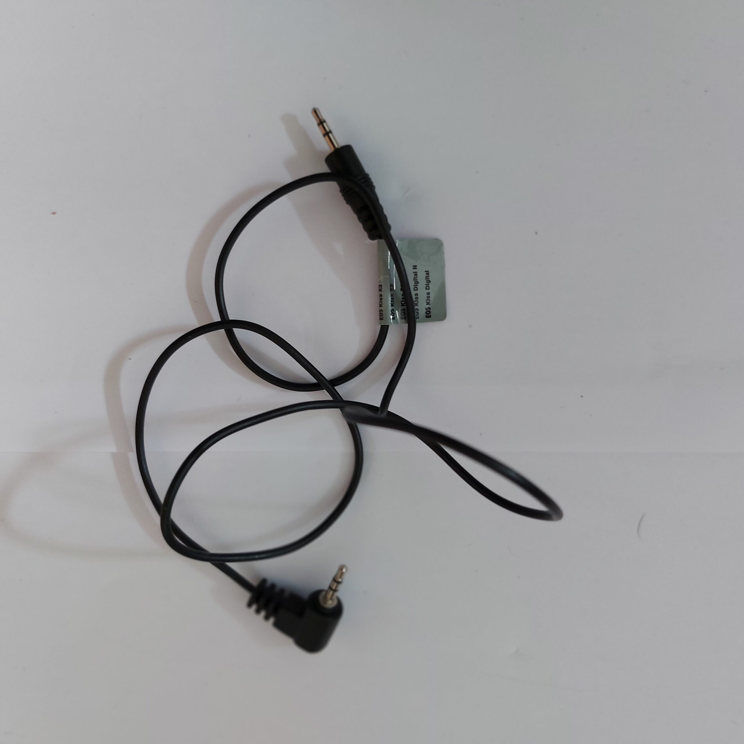 Camera shutter control cable supplied for use with the Star Adventurer 2i.