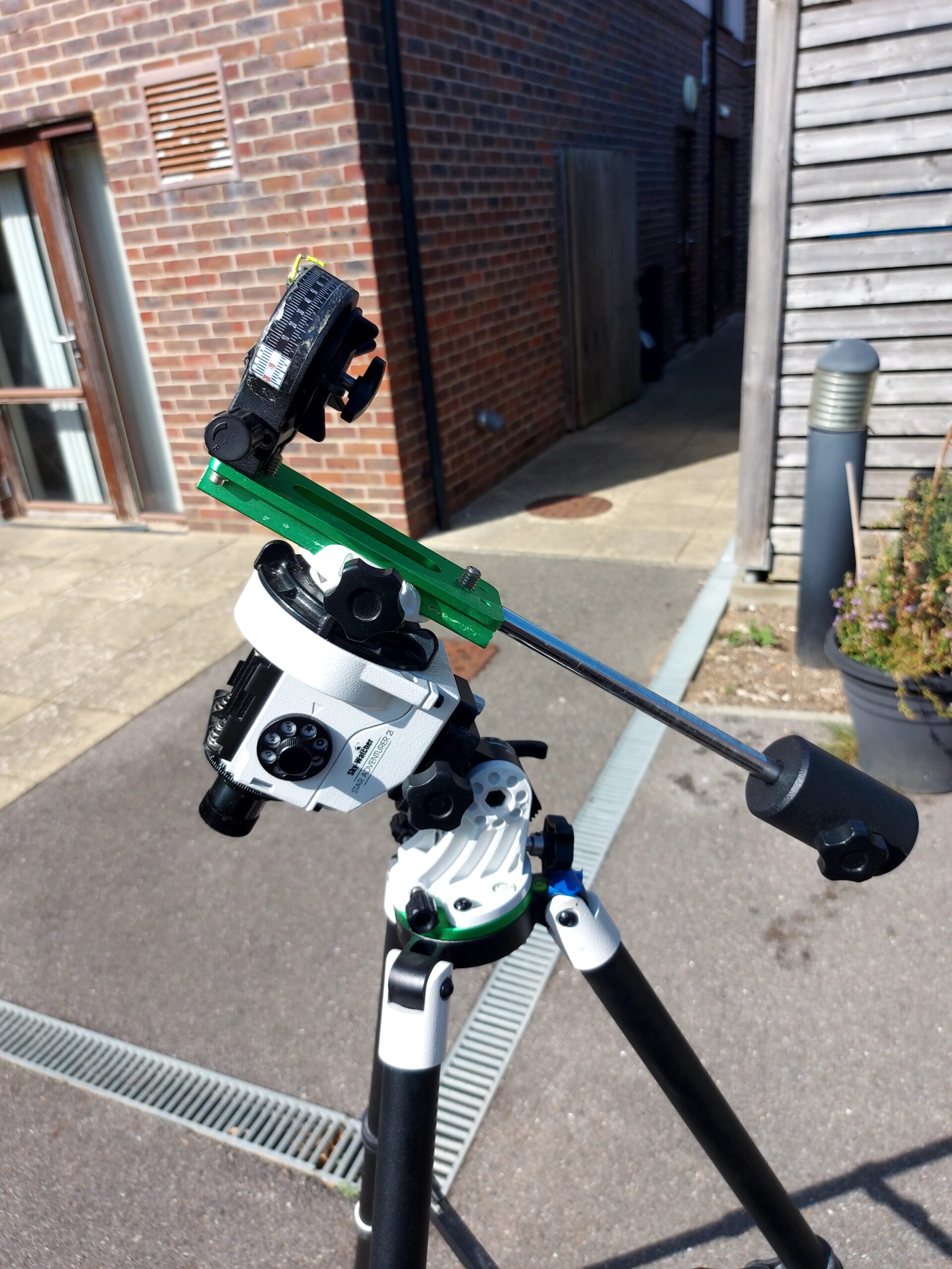 Sky-Watcher Star Adventurer 2i Pro Pack assembled on its tripod without a camera attached.